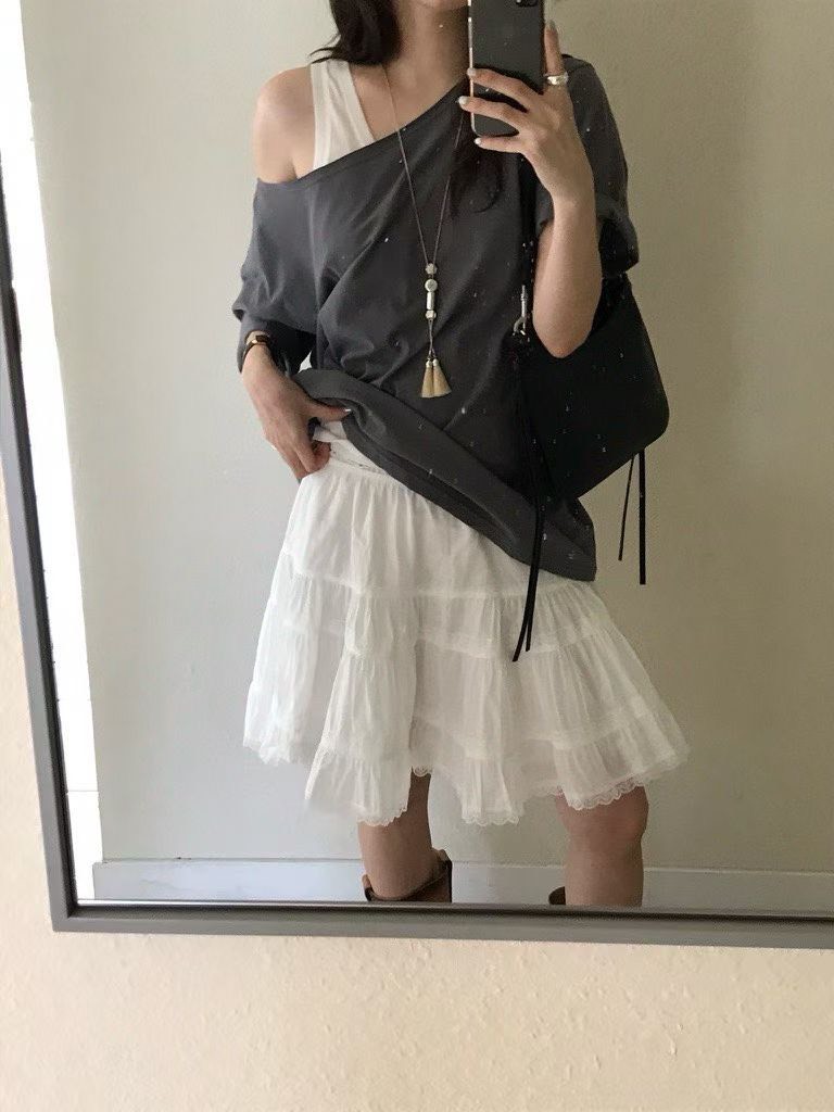 B85.小V家好搭配大圓領薄TEE