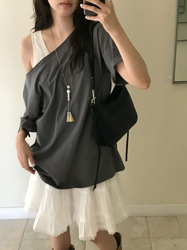 B85.小V家好搭配大圓領薄TEE