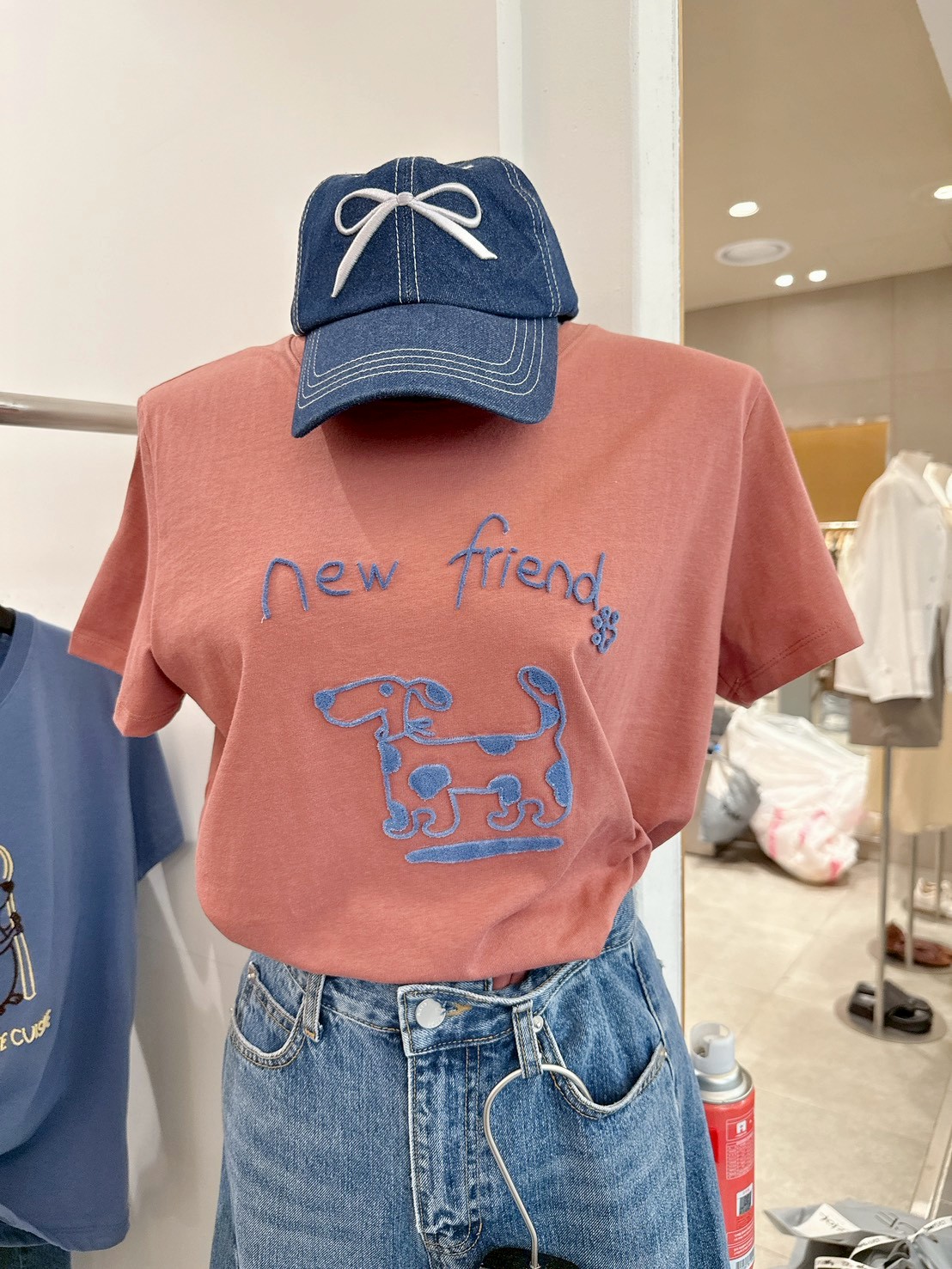 A10.俏麗新朋友狗狗TEE