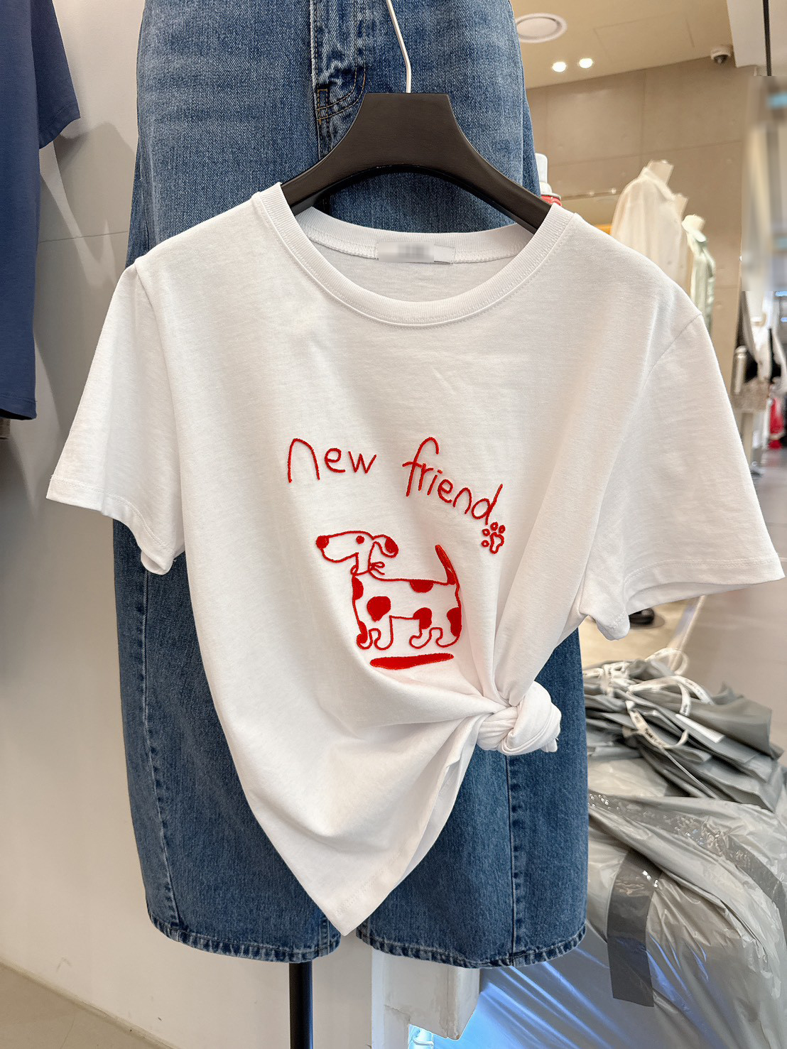 A10.俏麗新朋友狗狗TEE