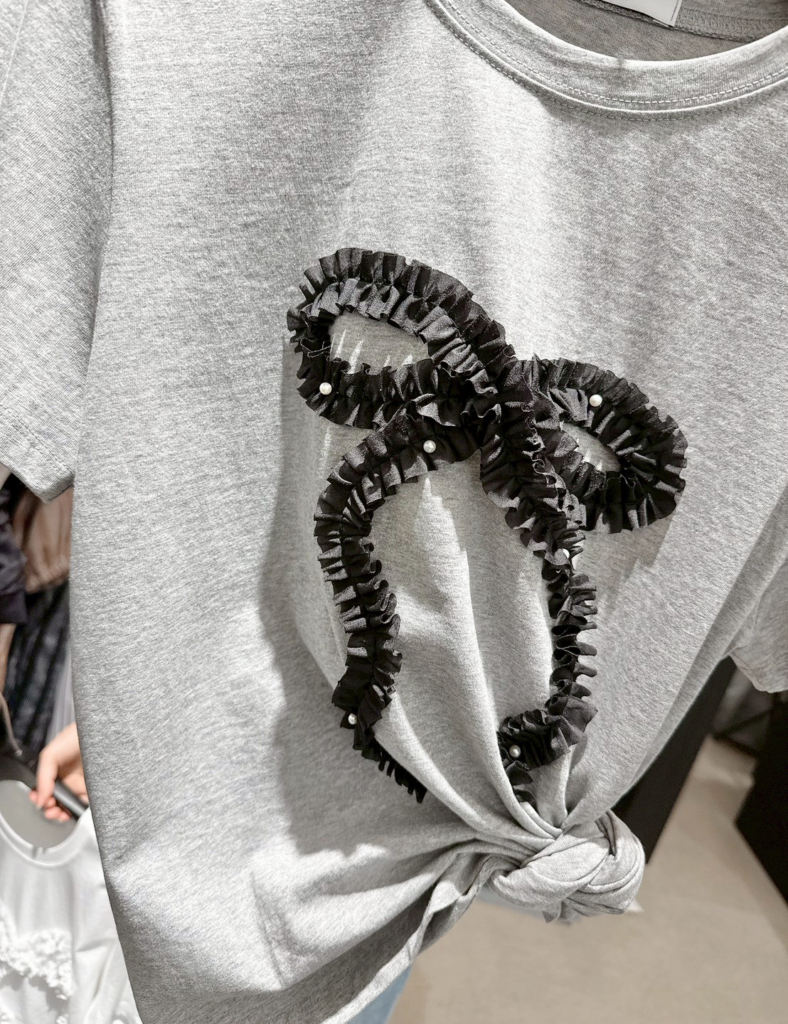 A12.立體波浪蝴蝶結TEE