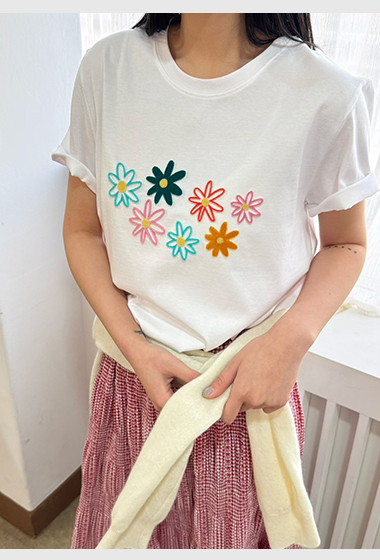 A11.元氣彩色花朵TEE