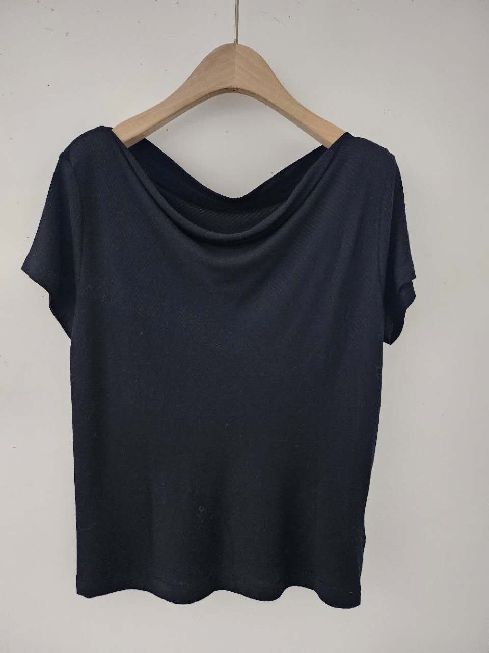 B88.星星家垂墜領天絲混紡上衣