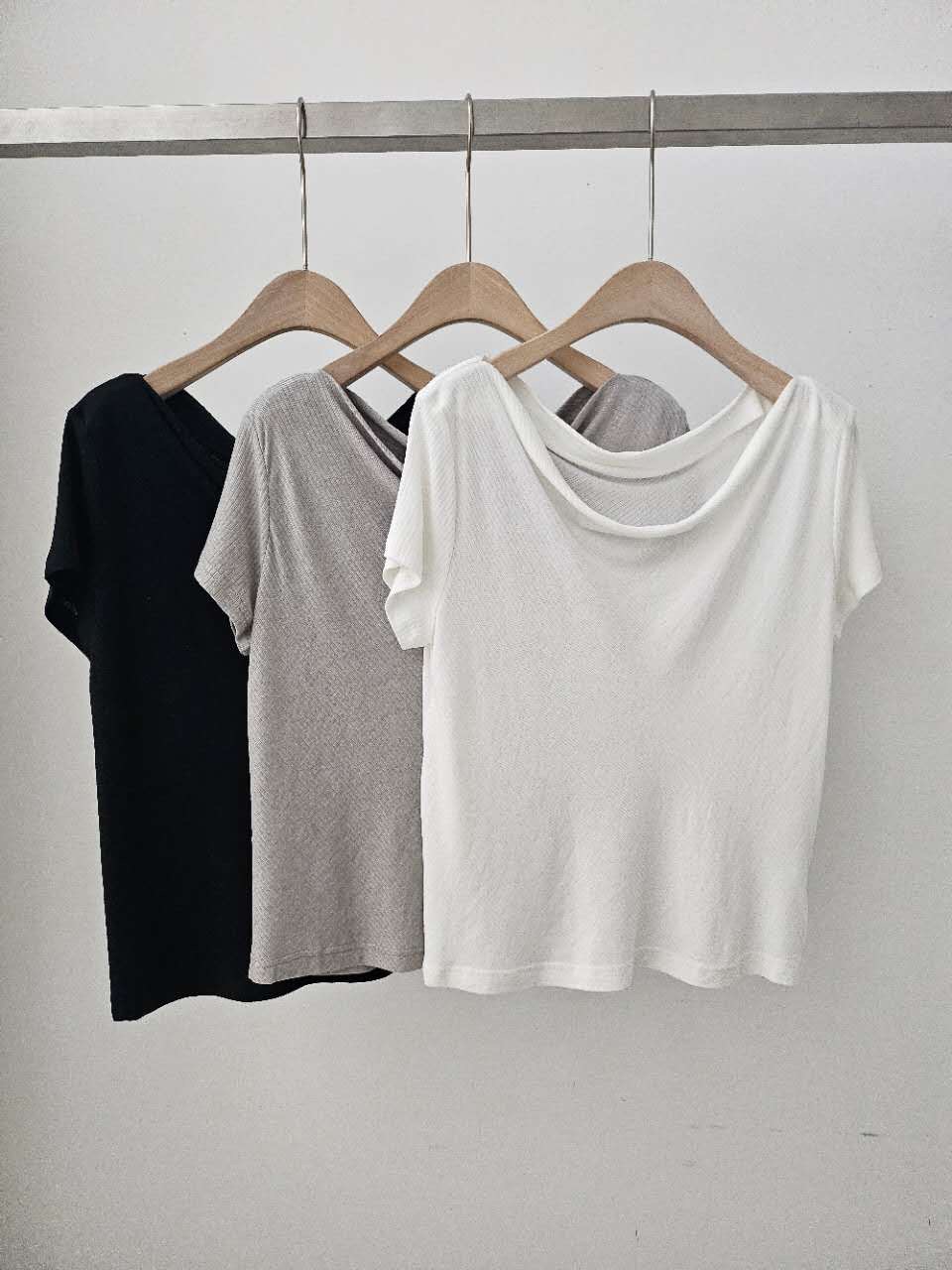 B88.星星家垂墜領天絲混紡上衣