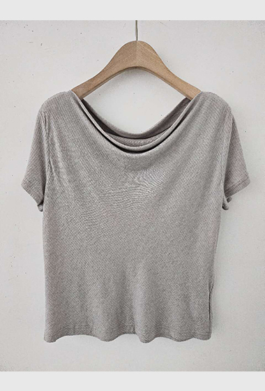 B88.星星家垂墜領天絲混紡上衣