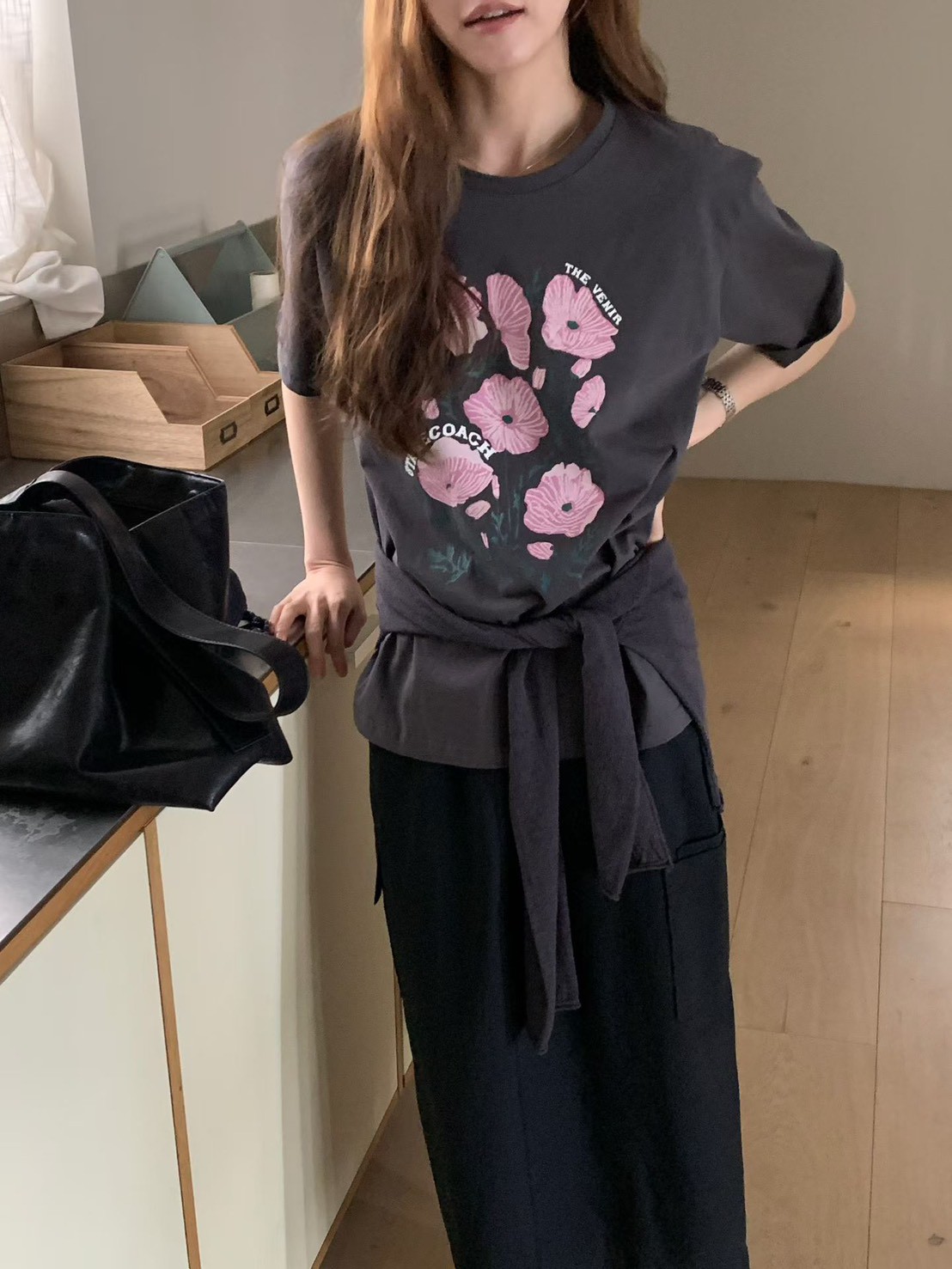 B40.櫥窗家朝氣女孩花朵TEE