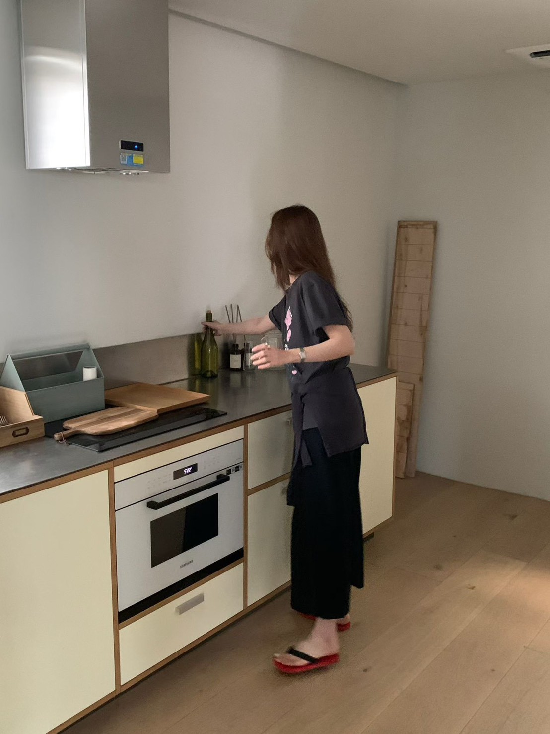 B40.櫥窗家朝氣女孩花朵TEE