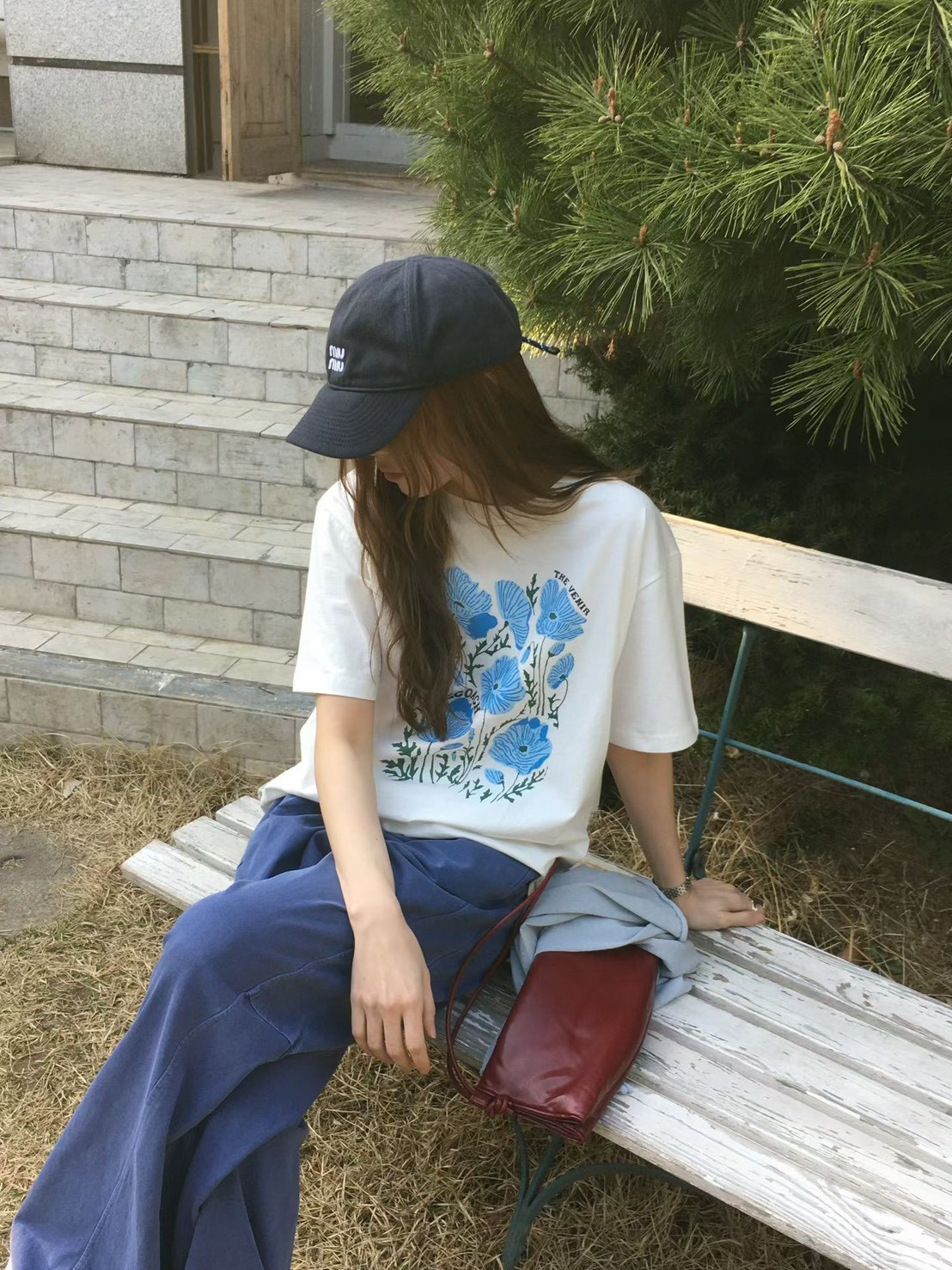 B40.櫥窗家朝氣女孩花朵TEE