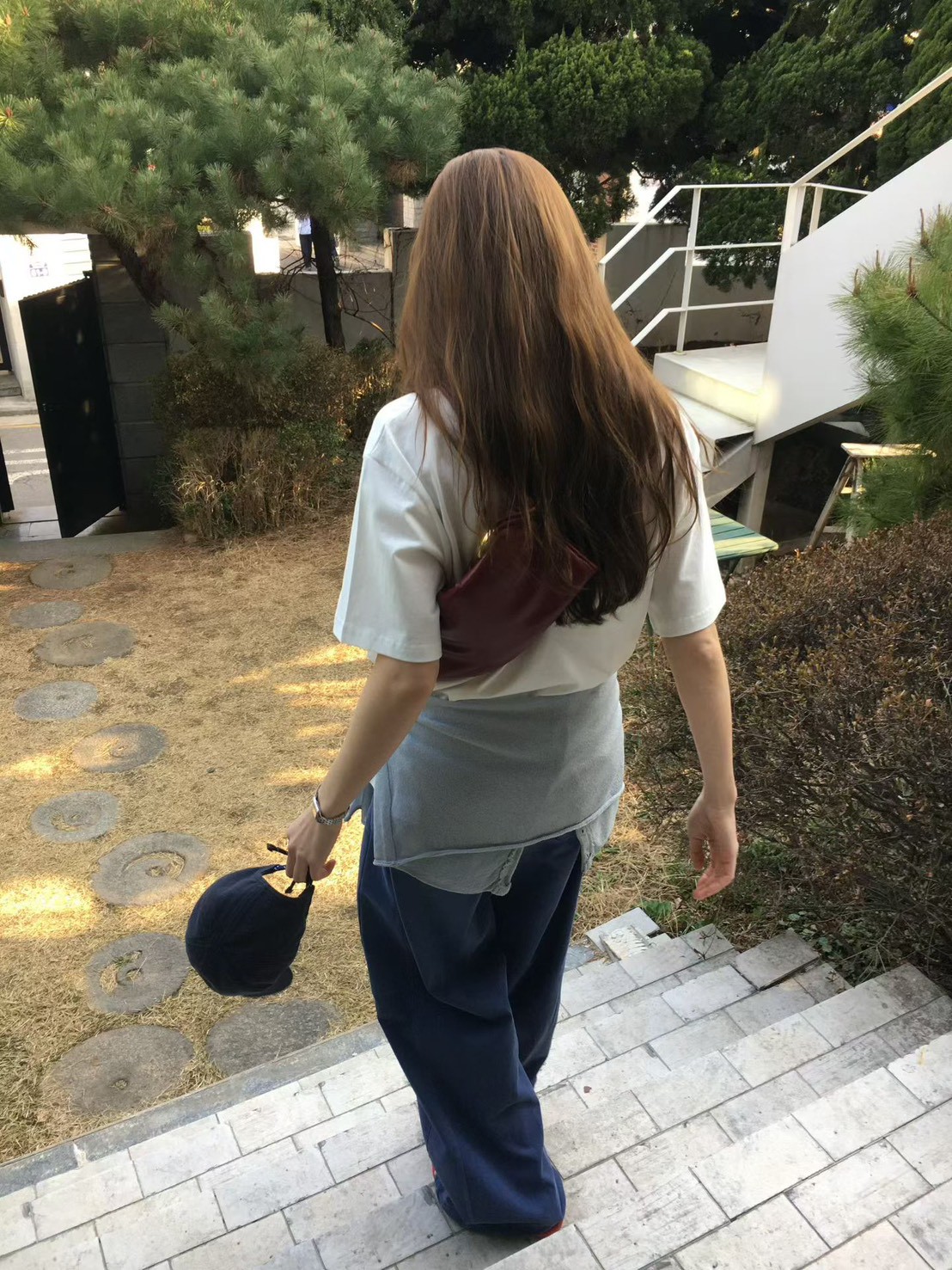 B40.櫥窗家朝氣女孩花朵TEE