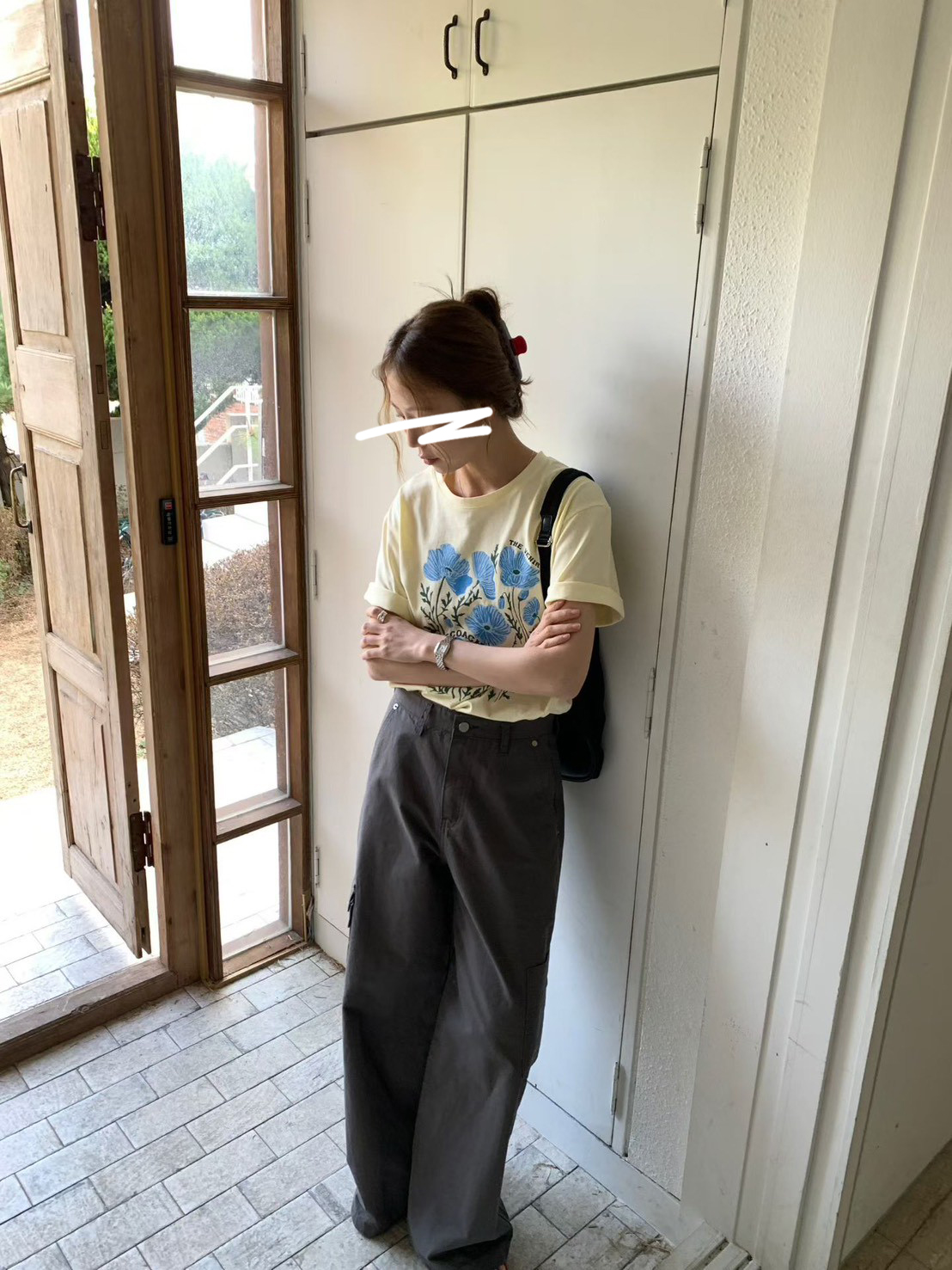 B40.櫥窗家朝氣女孩花朵TEE