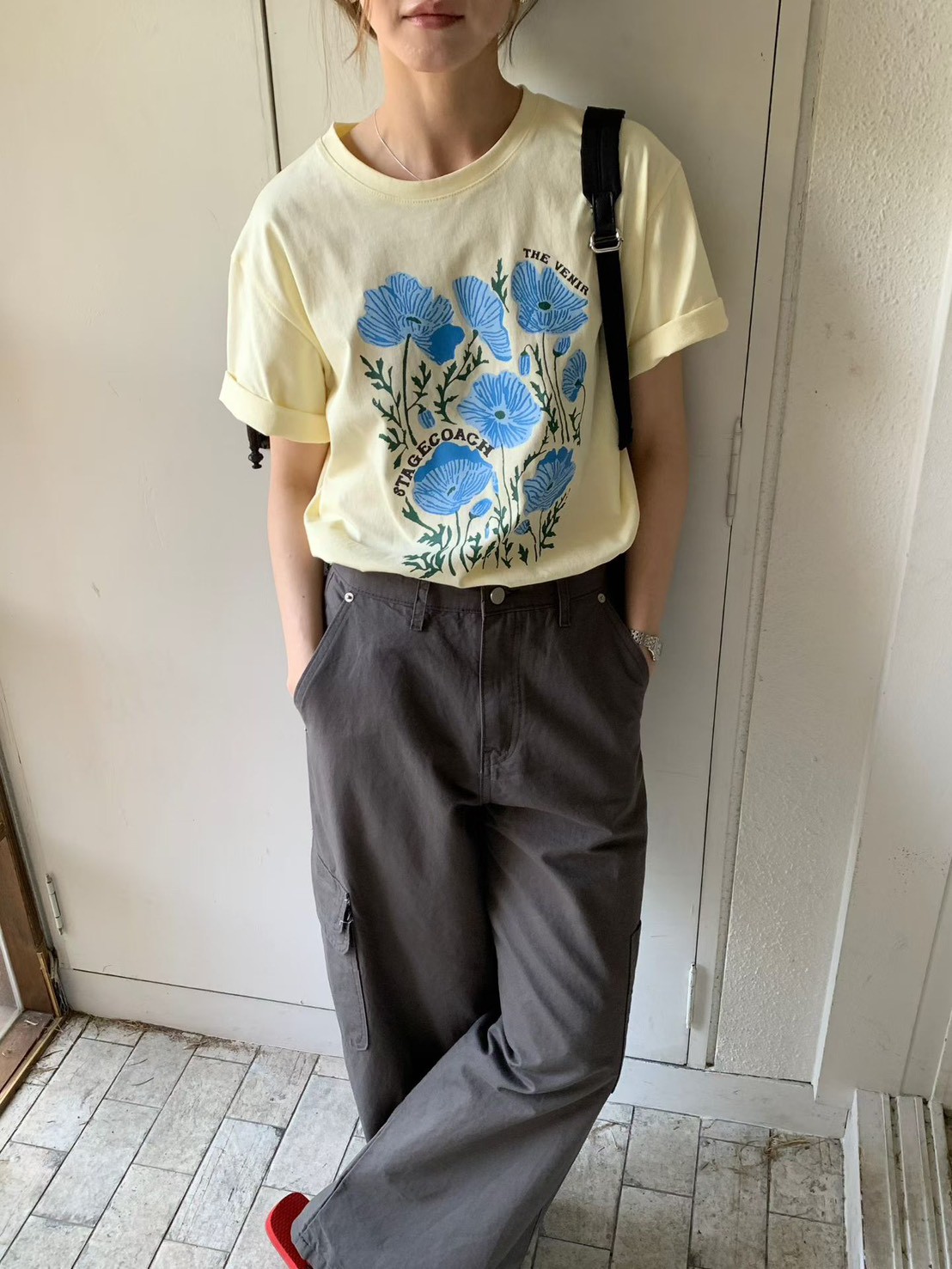 B40.櫥窗家朝氣女孩花朵TEE