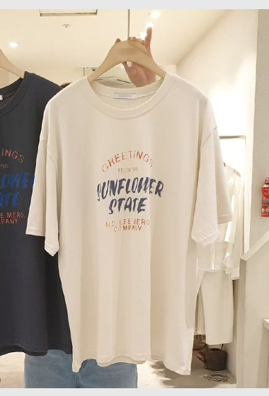 B73.小臉歐膩活潑英文字TEE