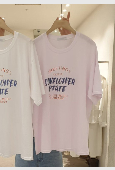 B73.小臉歐膩活潑英文字TEE