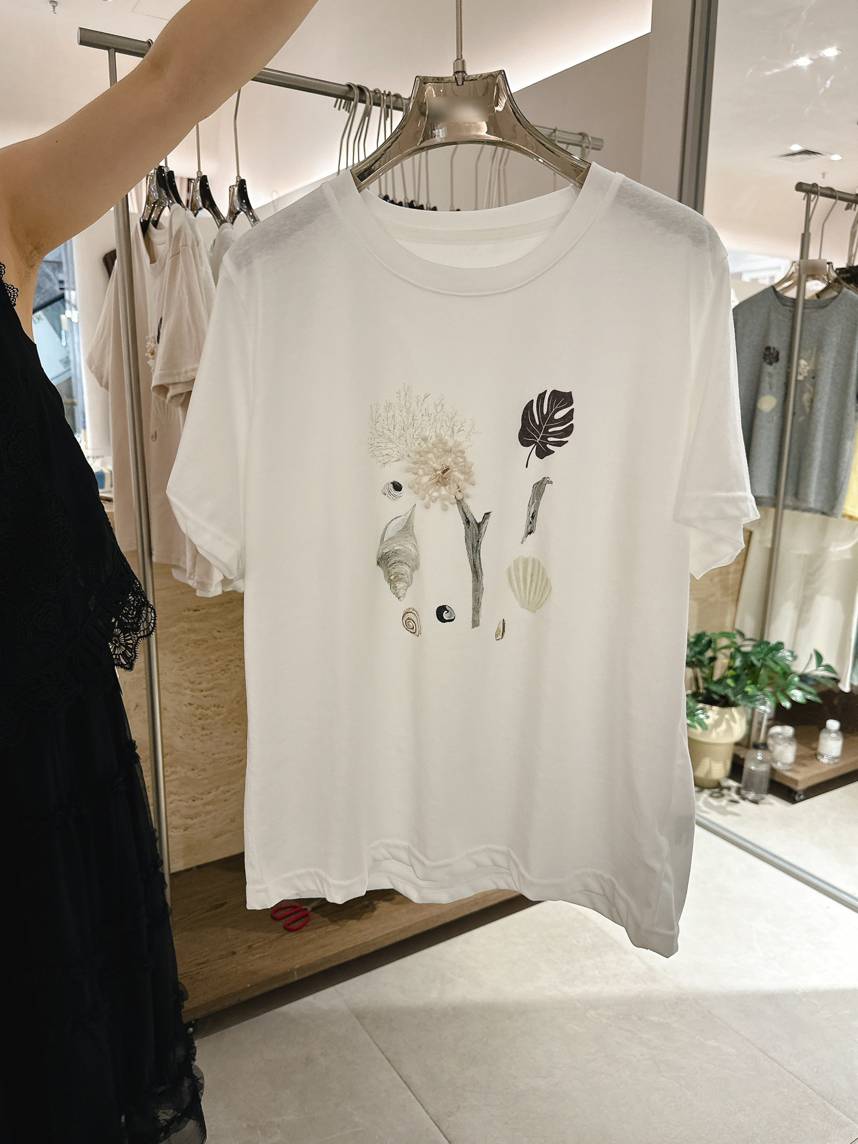 B65.柔美花朵圖畫TEE