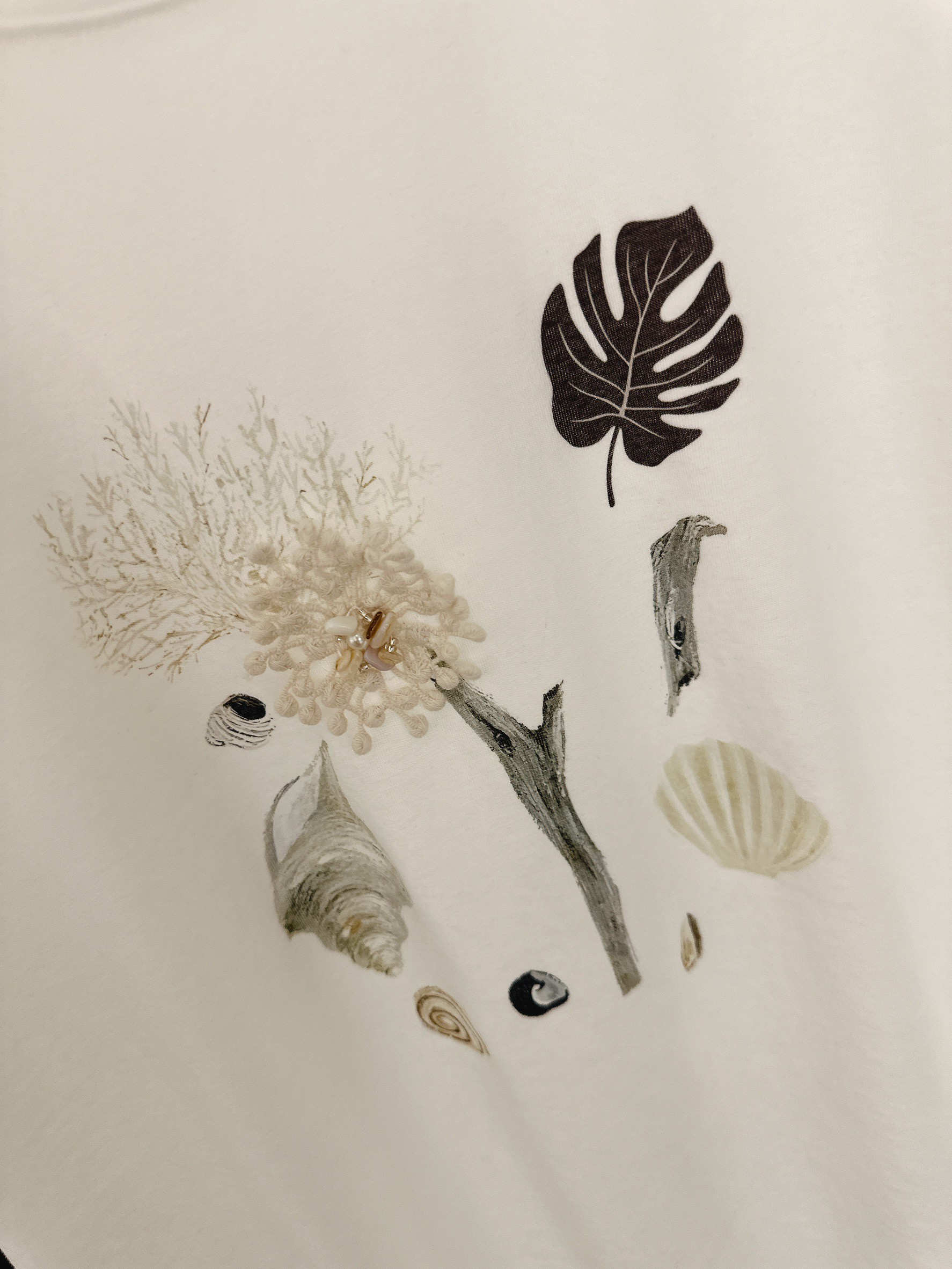 B65.柔美花朵圖畫TEE