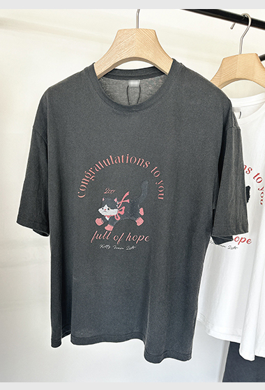 B74.俏皮跳躍小黑貓TEE