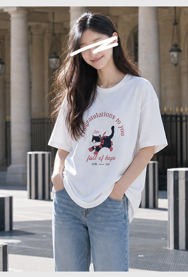 B74.俏皮跳躍小黑貓TEE