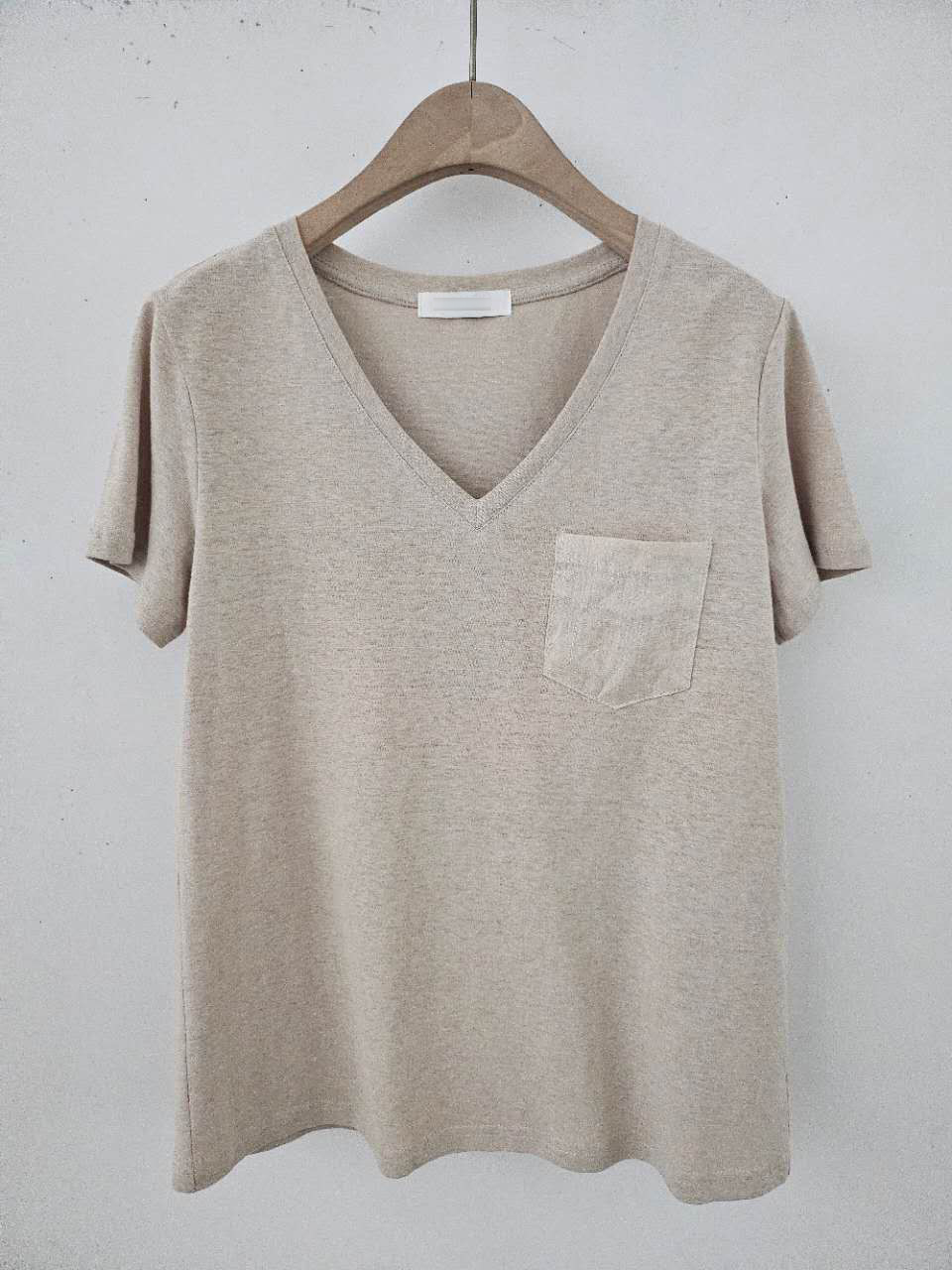 B61.星星家棉麻混紡V領口袋TEE