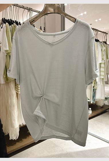 A25.造型V領麻感棉TEE