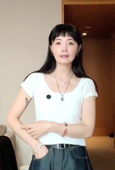 B14.夏日顯瘦直坑條TEE