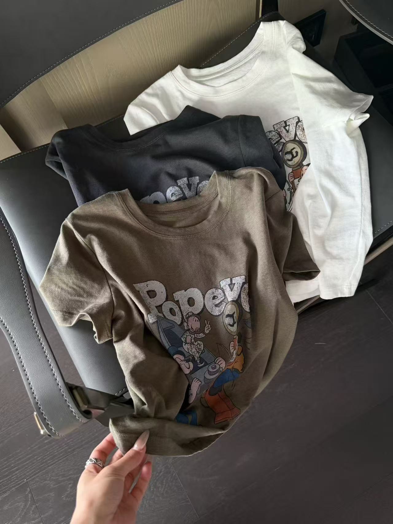 B104.懷舊風格卡通TEE