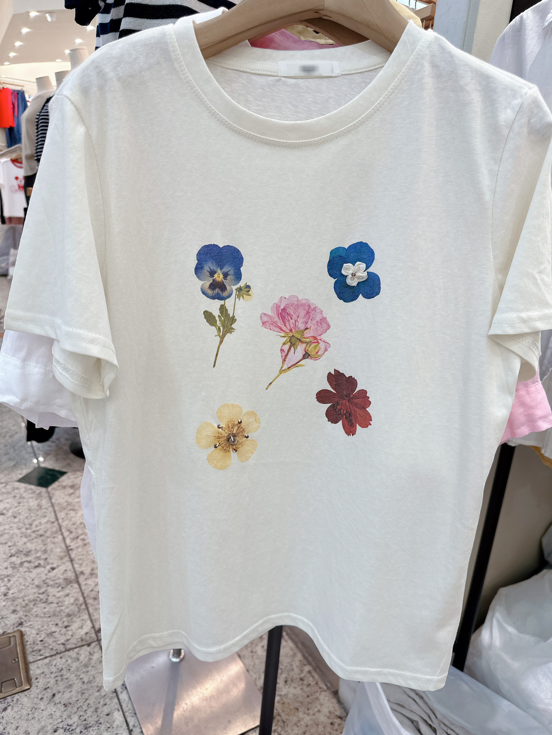 B68.典雅閒逸花朵TEE