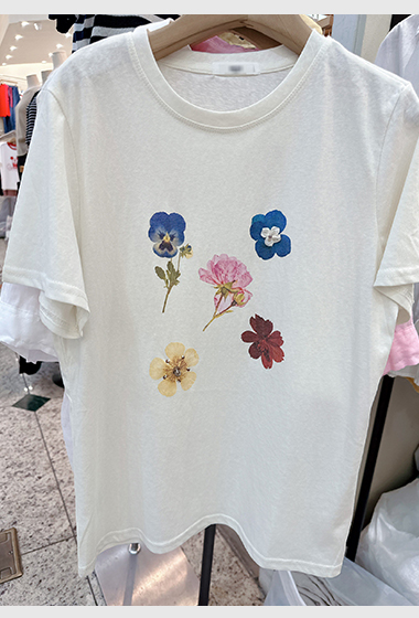 B68.典雅閒逸花朵TEE