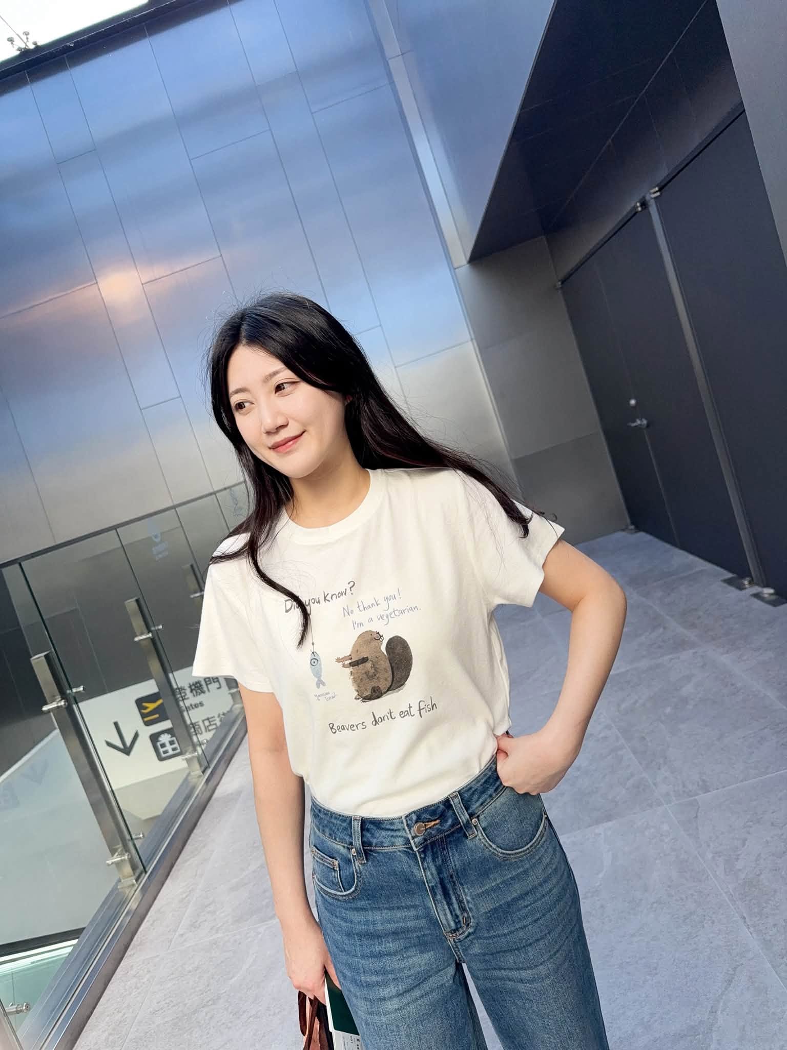 B76.俏皮繪圖河狸TEE