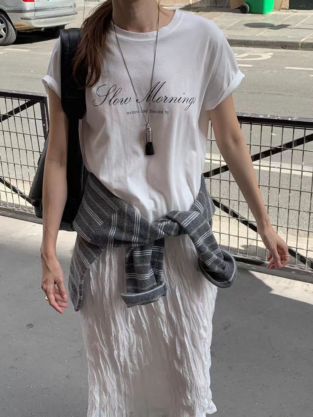 B37.大V家法式草寫印字TEE