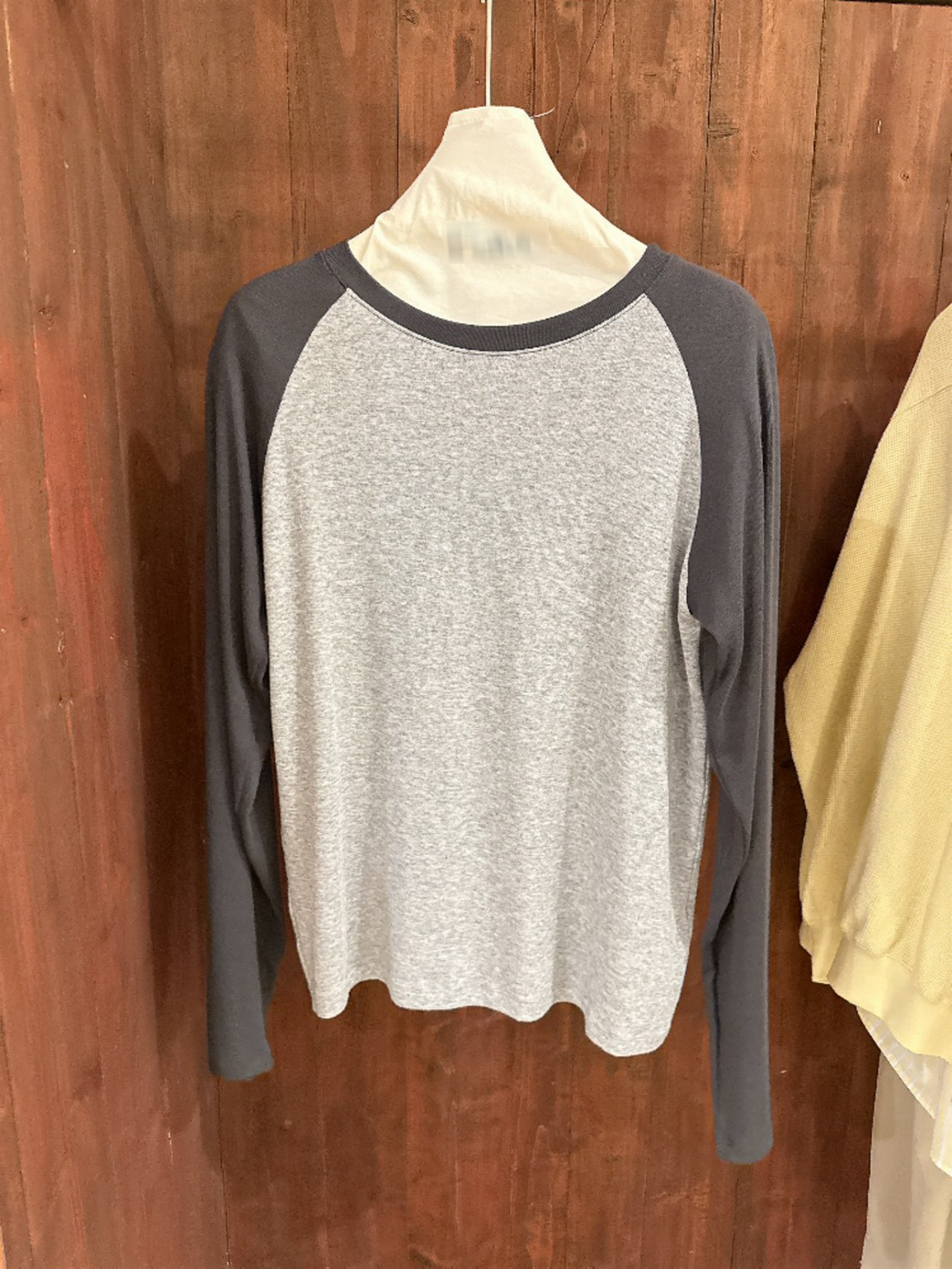 B53.秋日撞色棒球TEE