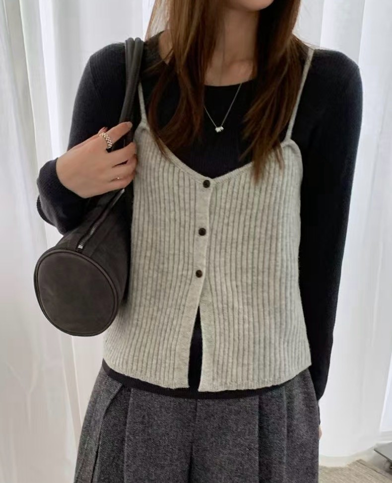 B05.基礎30%WOOL打底上衣