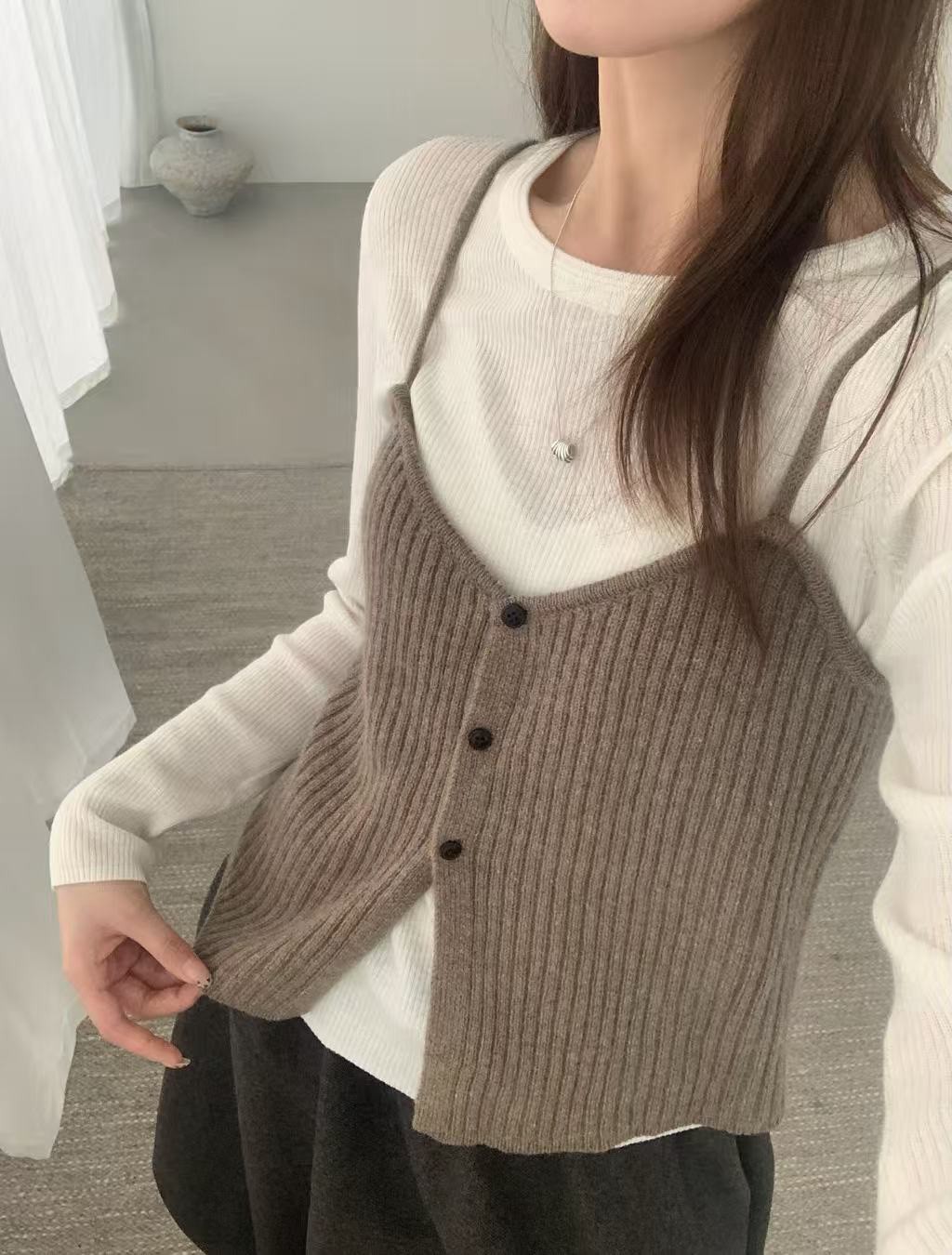 B05.基礎30%WOOL打底上衣