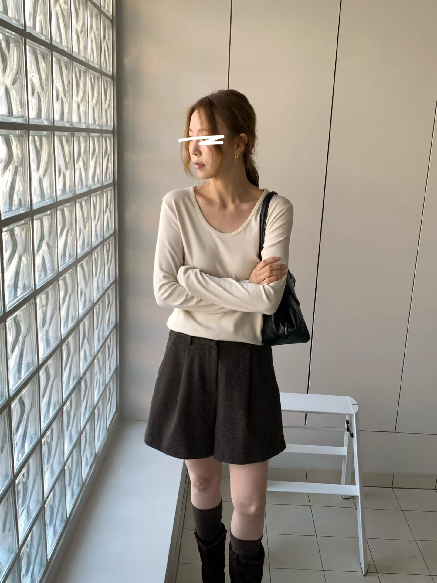 A12.櫥窗家微涼磨毛U領TEE
