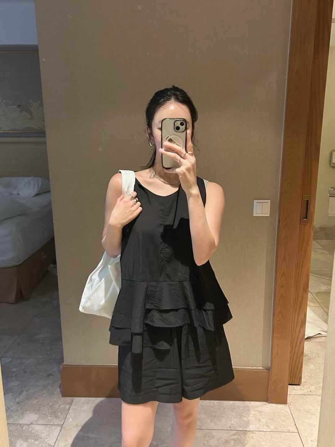 B115.甜美女孩下襬不規則傘狀背心