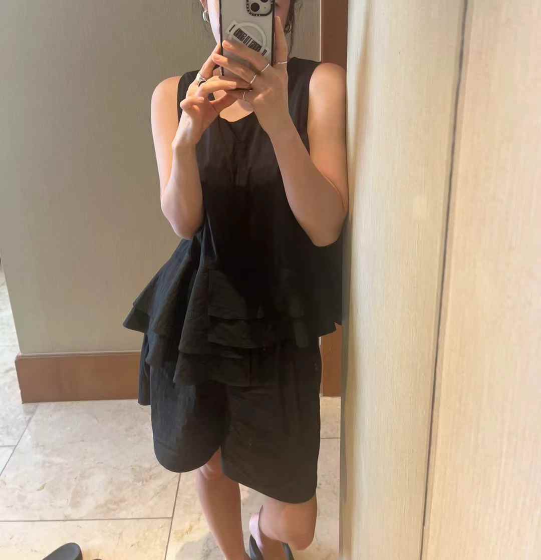 B115.甜美女孩下襬不規則傘狀背心
