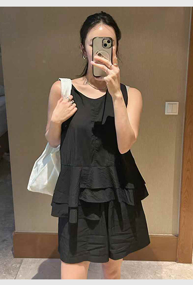 B115.甜美女孩下襬不規則傘狀背心