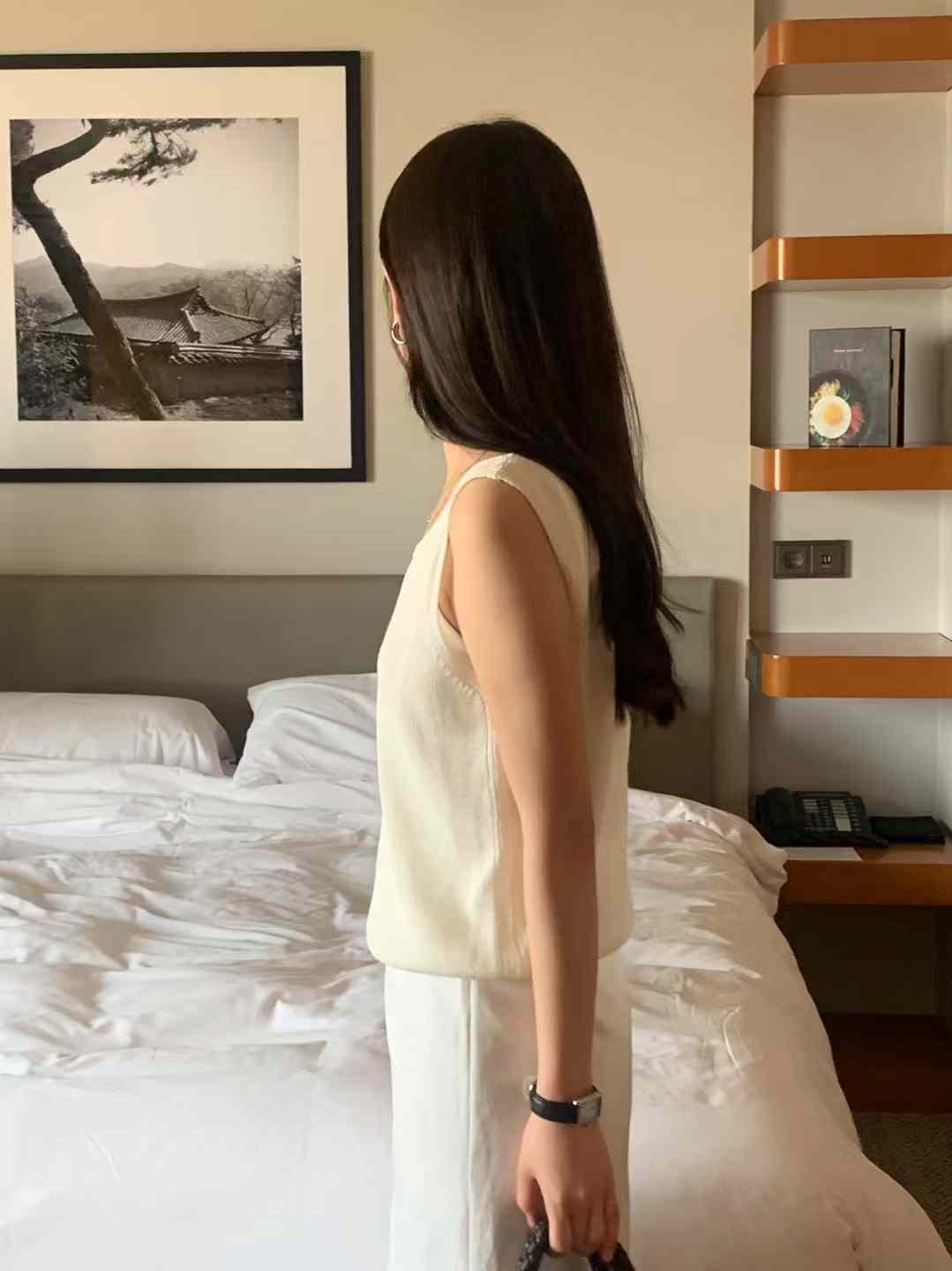 A72.簡單質感V領針織背心