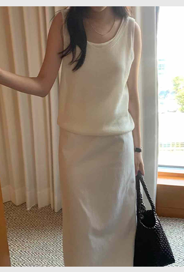 A72.簡單質感V領針織背心