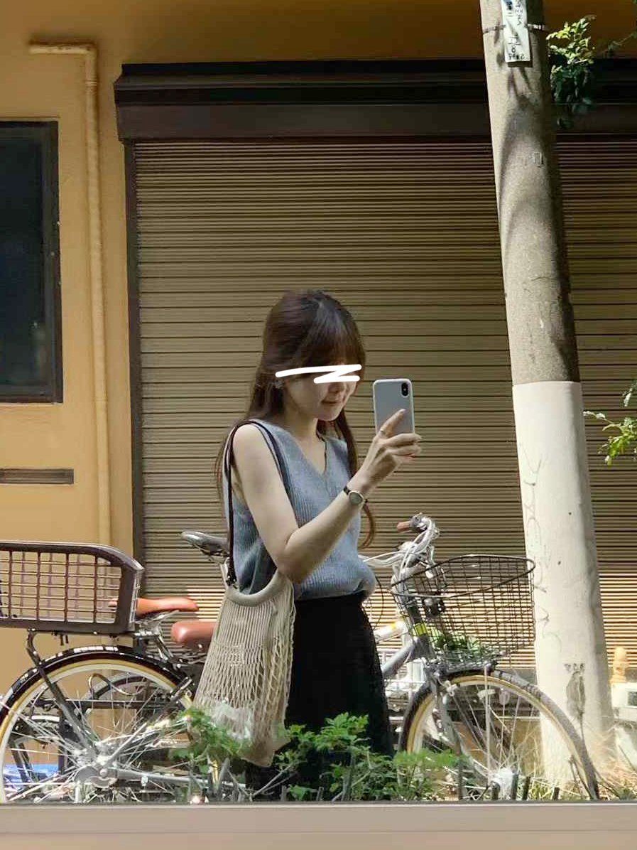 A111.顏值家V領日常針織背心