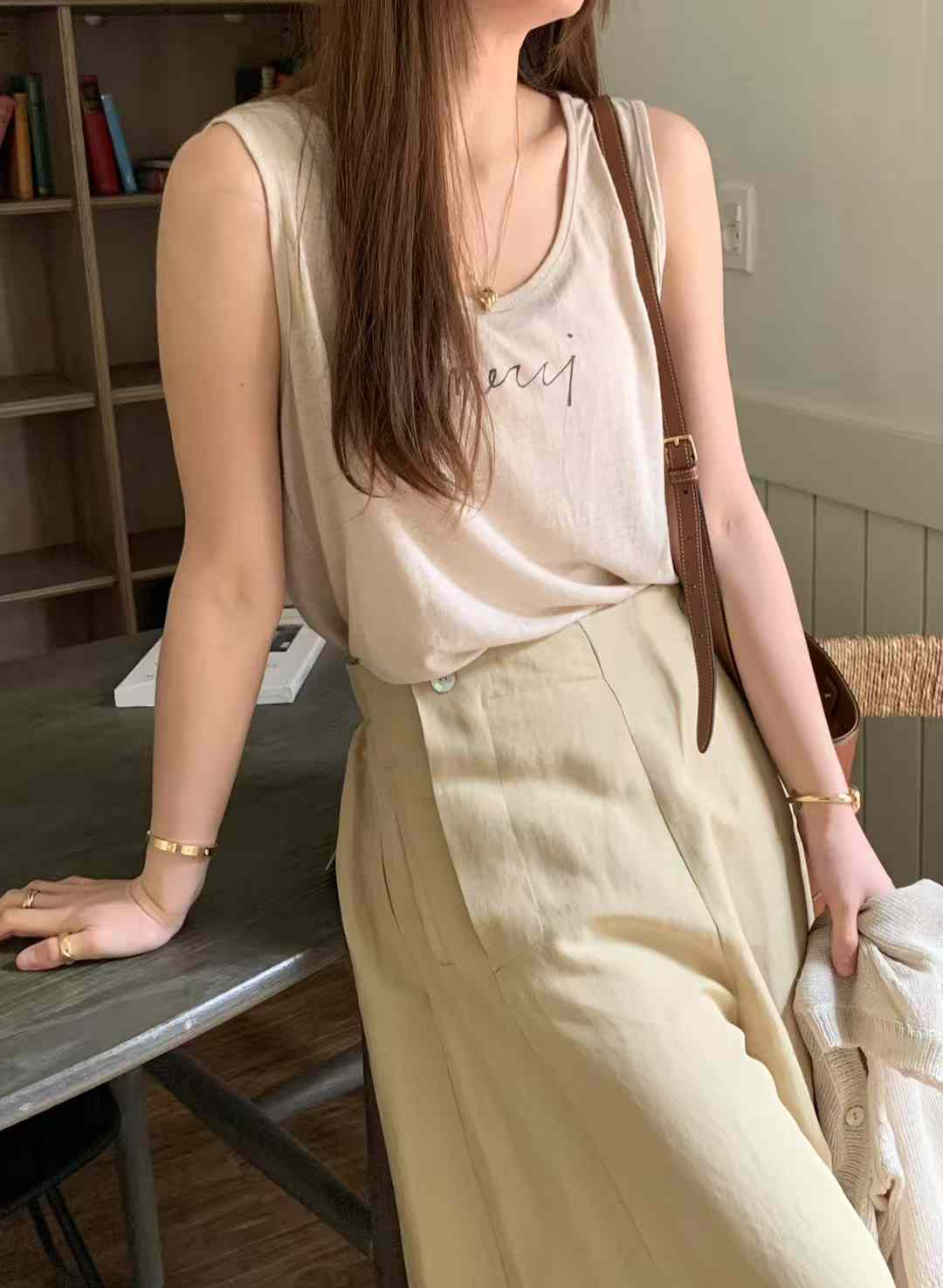 A100.可愛歐膩夏日U領印字亞麻背心