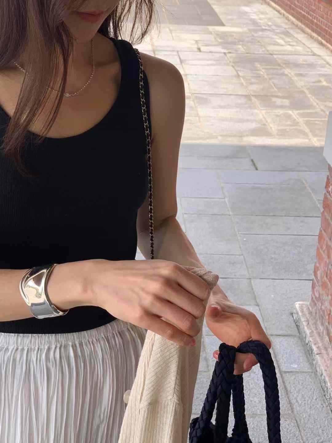 清爽家莫代爾混紡修身背心