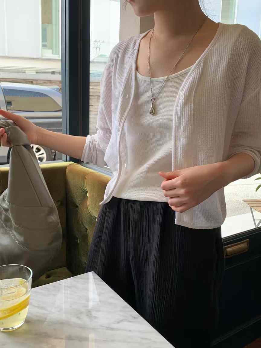 清爽家莫代爾混紡修身背心