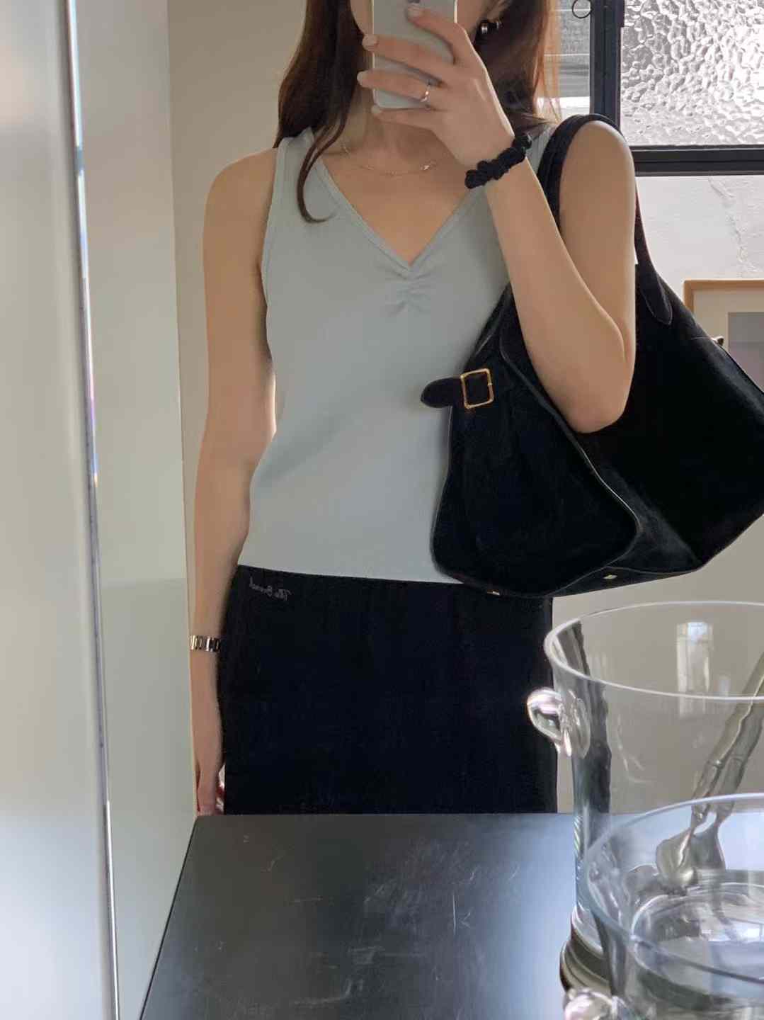 清爽家V領抓皺莫代爾背心