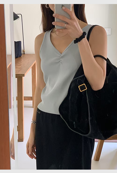 清爽家V領抓皺莫代爾背心
