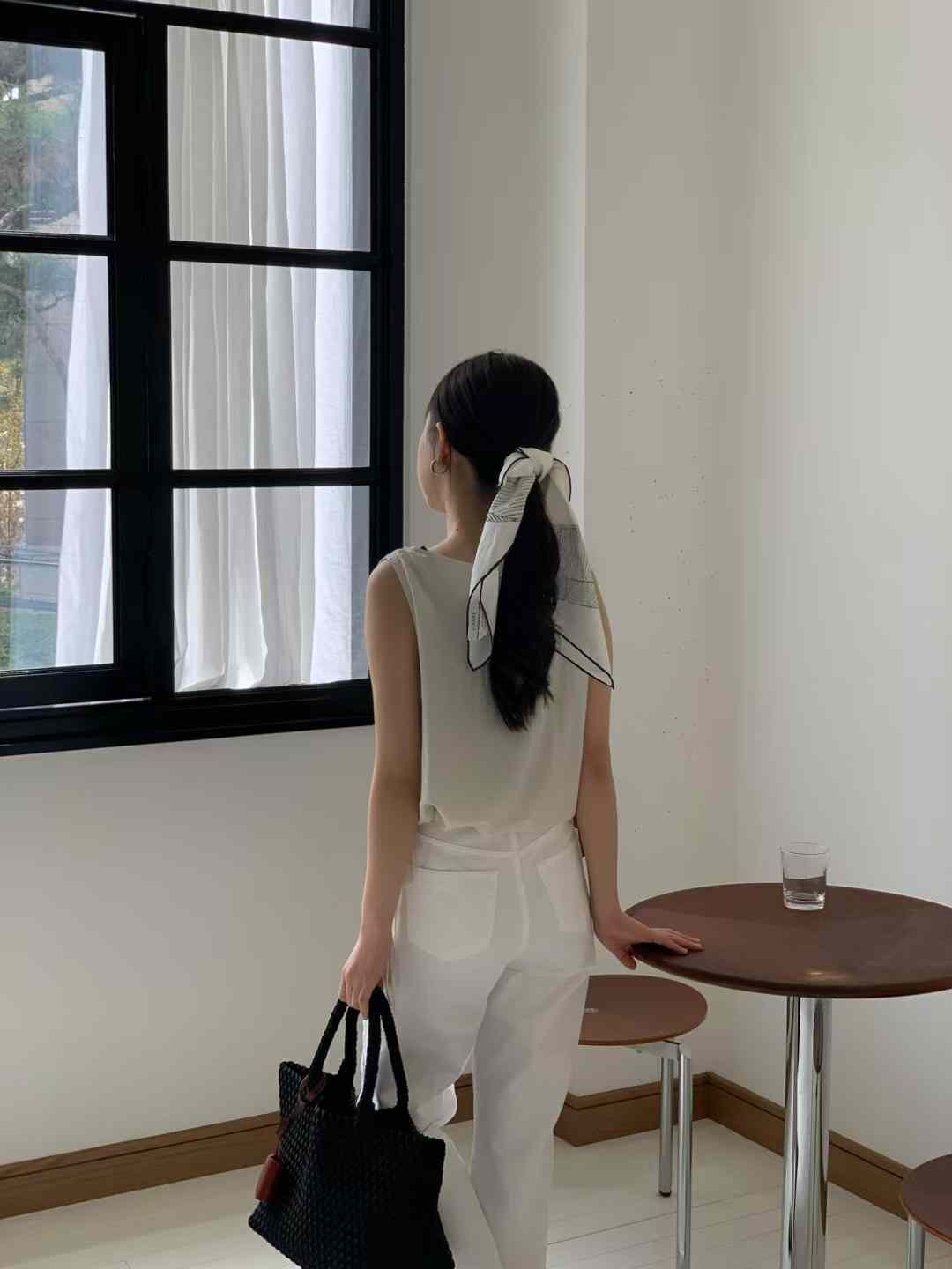 清爽家優雅必備羅馬領背心