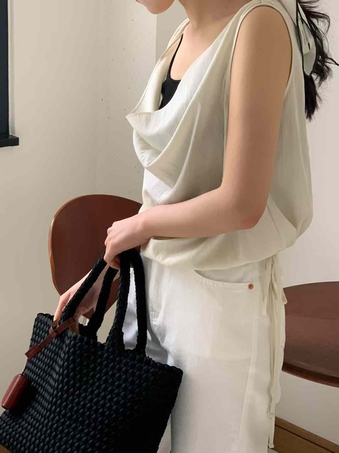 清爽家優雅必備羅馬領背心