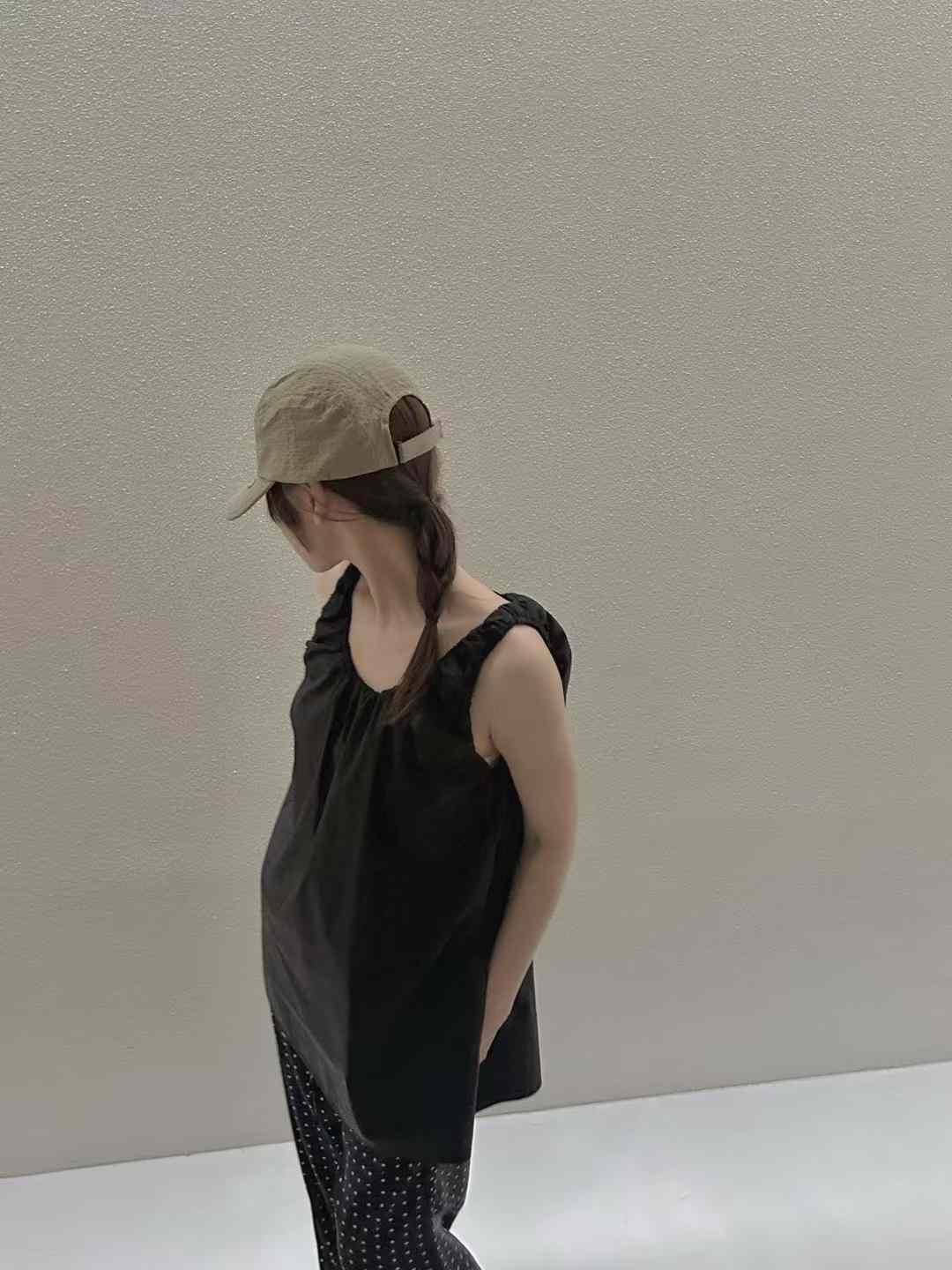 B03.韓國領抓皺圓領背心
