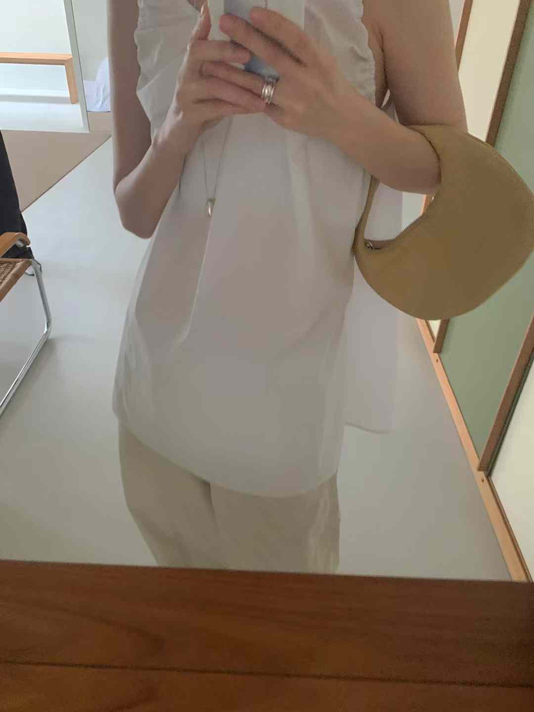 B03.韓國領抓皺圓領背心