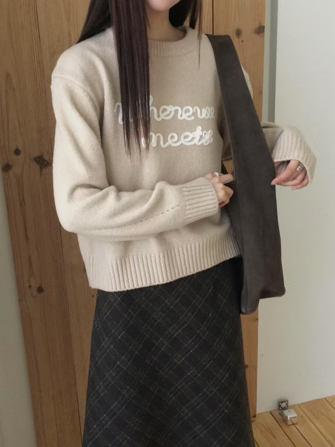 B41.可愛英文半立體繡字毛衣