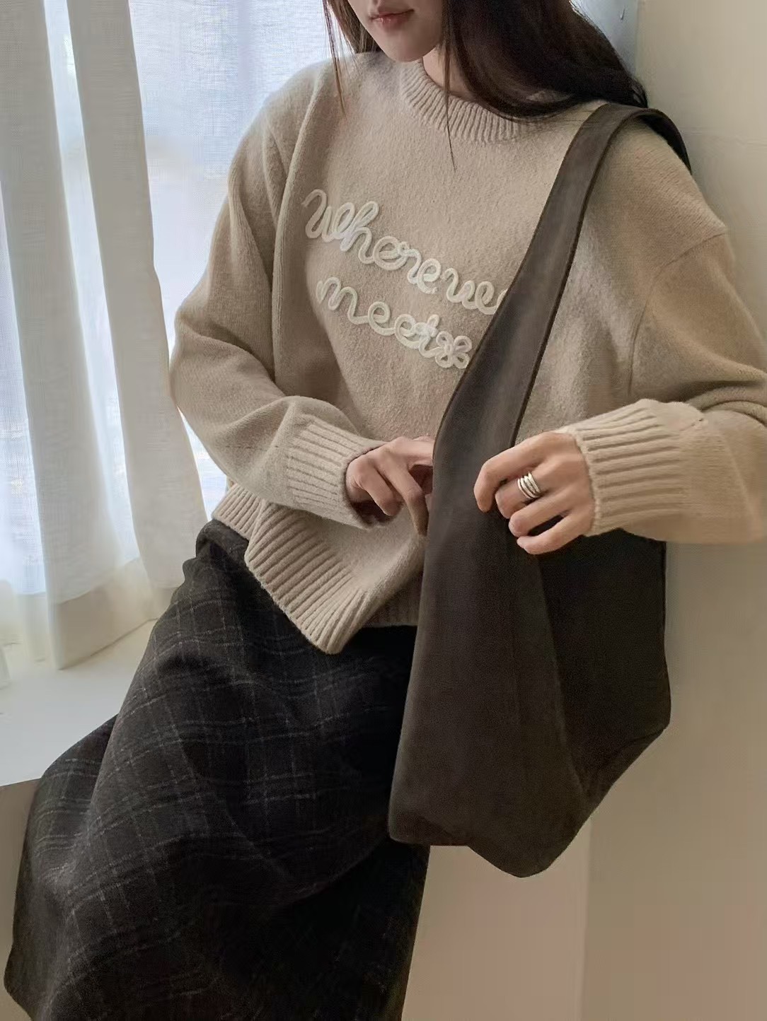 B41.可愛英文半立體繡字毛衣